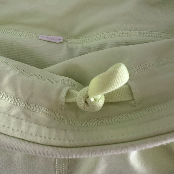 Neon yellow/green Lululemon speed up shorts lined sz 6 - Picture 7 of 9